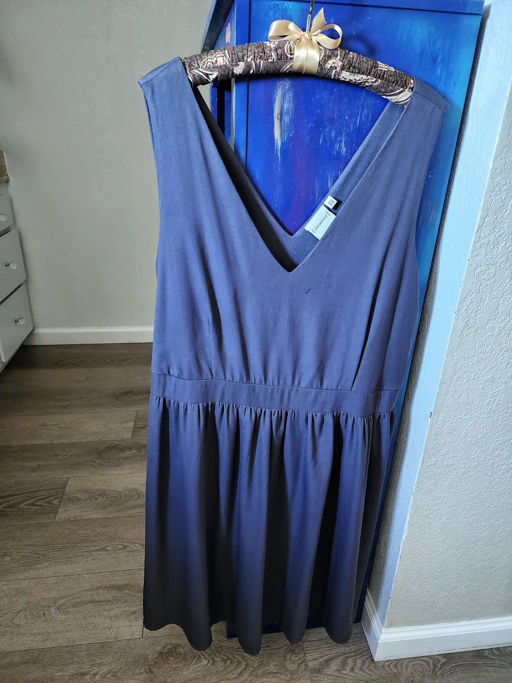 JUNAROSE Vneck Sleeveless Gray Midi Dress